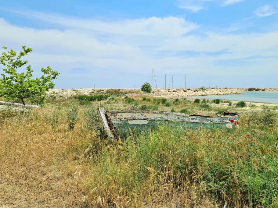 Mom'S Seaside Home Karianí Екстериор снимка